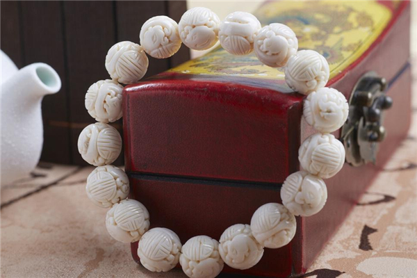 白珊瑚手串多少錢(qián) 貌美小飾品