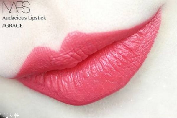 珊瑚紅適合黃皮膚嗎 珊瑚紅口紅適合什么人 珊瑚紅適合黃皮膚嗎 珊瑚紅口紅適合什么人