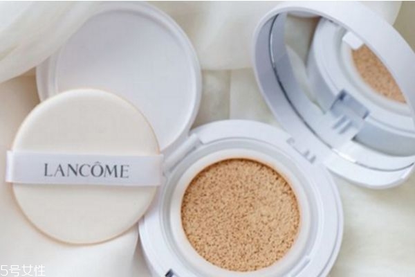 修容棒和氣墊cc誰(shuí)先用 修容棒怎么使用 修容棒和氣墊cc誰(shuí)先用 修容棒怎么使用