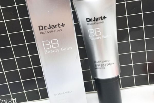 什么bb霜適合19歲的學(xué)生用 好用不貴的bb霜推薦 什么bb霜適合19歲的學(xué)生用 好用不貴的bb霜推薦