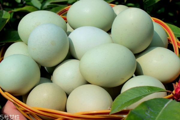 孕婦可以吃烏雞蛋嗎 烏雞蛋不適合什么人吃 孕婦可以吃烏雞蛋嗎 烏雞蛋不適合什么人吃