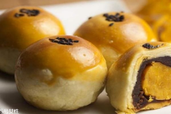 蛋黃酥是雞蛋還是鴨蛋 蛋黃酥的做法 蛋黃酥是雞蛋還是鴨蛋 蛋黃酥的做法