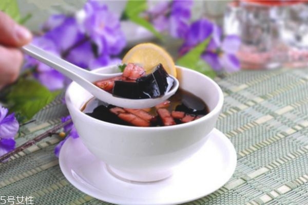 龜苓膏太稀怎么補(bǔ)救 龜苓膏的副作用