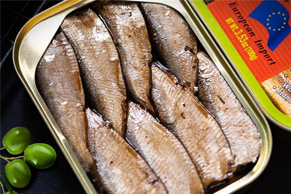 沙丁魚罐頭有營養(yǎng)嗎 沙丁魚罐頭營養(yǎng)價值 沙丁魚罐頭有營養(yǎng)嗎 沙丁魚罐頭營養(yǎng)價值