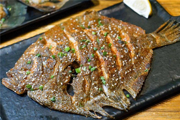 多寶魚是比目魚嗎 屬于其中一種 多寶魚是比目魚嗎 屬于其中一種