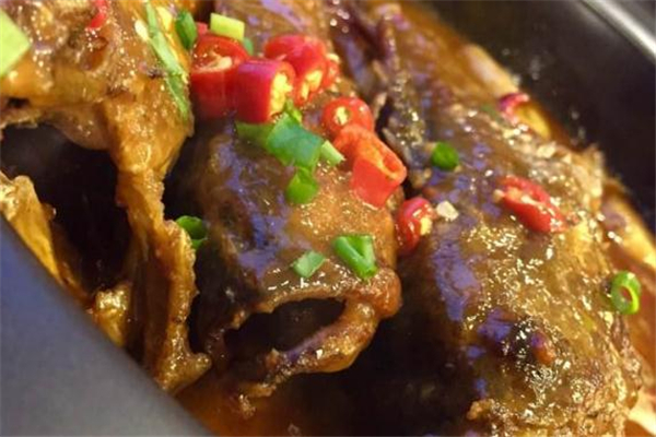 紅燒石斑魚的做法 家常做法很簡(jiǎn)單 紅燒石斑魚的做法 家常做法很簡(jiǎn)單