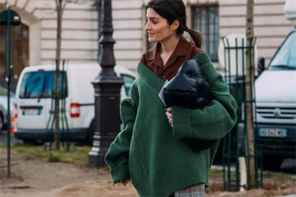 春裝配什么內(nèi)搭好看 春天內(nèi)搭選購攻略 春裝配什么內(nèi)搭好看 春天內(nèi)搭選購攻略