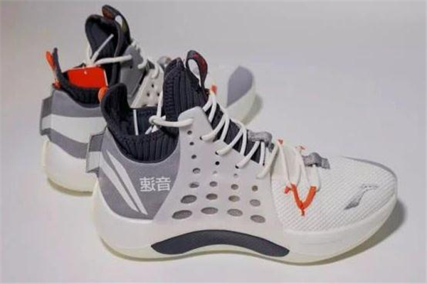 李寧音速7和全城7哪個(gè)好 音速7和全城7對比測評