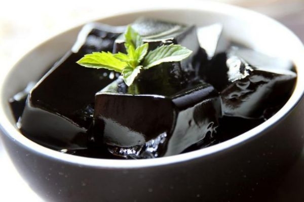 黑涼粉是燒仙草嗎 燒仙草為什么取這名 黑涼粉是燒仙草嗎 燒仙草為什么取這名