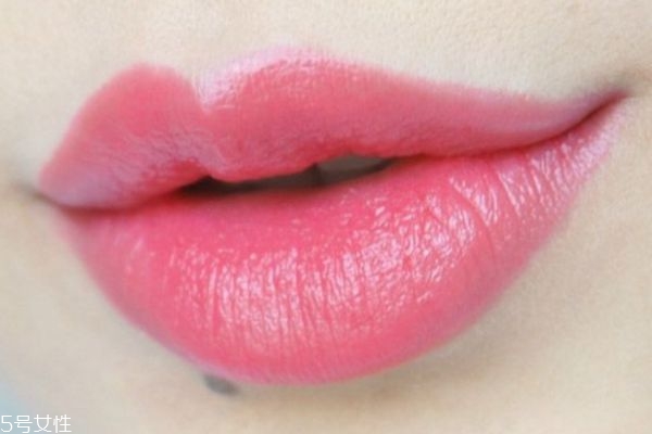 素顏也顯白的口紅有哪些 無敵百搭蜜桃色口紅推薦 素顏也顯白的口紅有哪些 無敵百搭蜜桃色口紅推薦