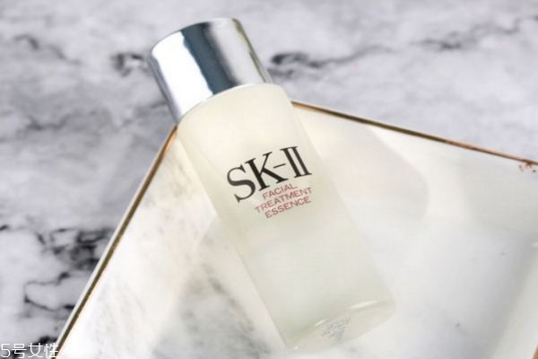 五十歲的女人適合什么護(hù)膚品 適合五十歲用的護(hù)膚品