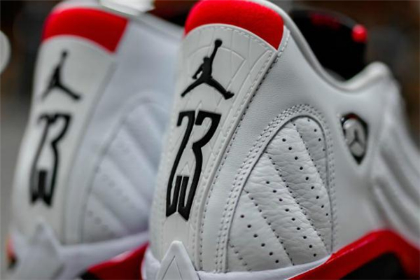 aj14白紅復(fù)刻2019價(jià)格 本周末開(kāi)搶 aj14白紅復(fù)刻2019價(jià)格 本周末開(kāi)搶
