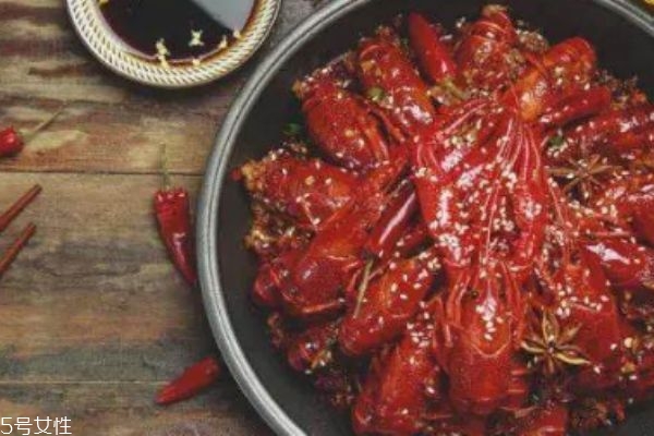 小龍蝦蝦線(xiàn)能吃嗎 吃蝦要三不吃