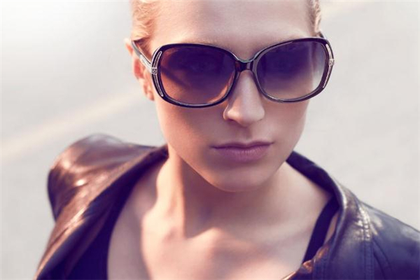 暴龍?zhí)栫R價格 普通款較為便宜 暴龍?zhí)栫R價格 普通款較為便宜