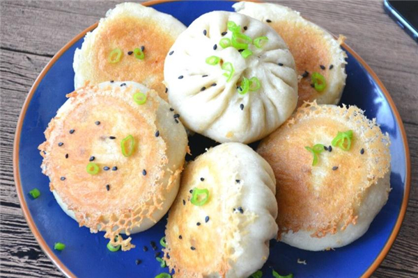 水煎包和生煎包的區(qū)別 做法大不同 水煎包和生煎包的區(qū)別 做法大不同