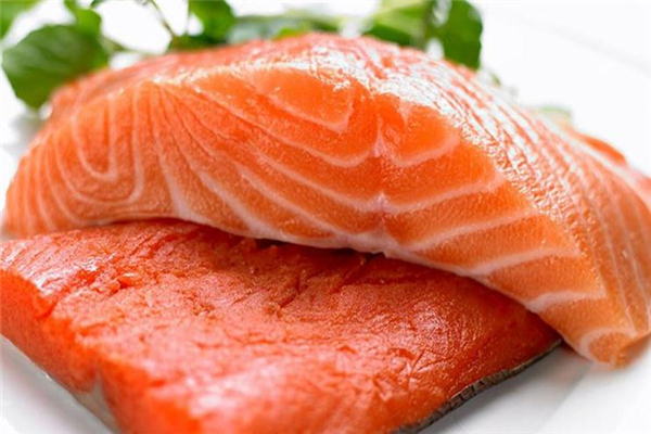 三文魚(yú)加檸檬汁腌多久 味道更鮮美 三文魚(yú)加檸檬汁腌多久 味道更鮮美