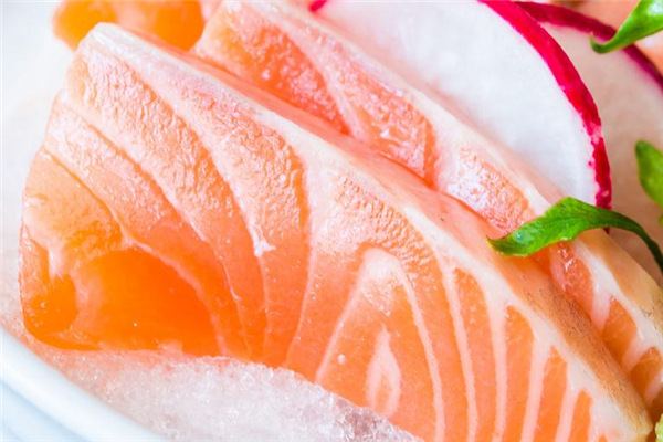 三文魚(yú)加檸檬汁腌多久 味道更鮮美 三文魚(yú)加檸檬汁腌多久 味道更鮮美