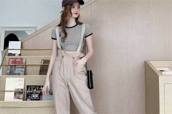 背帶褲什么顏色好看 化身軟萌少女 背帶褲什么顏色好看 化身軟萌少女