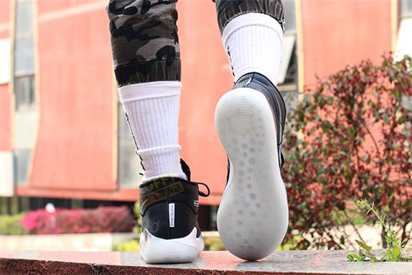 耐克kd12和aj33哪個(gè)好 kd12和aj33對(duì)比測(cè)評(píng) 耐克kd12和aj33哪個(gè)好 kd12和aj33對(duì)比測(cè)評(píng)