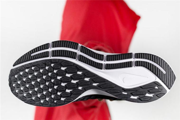 耐克飛馬35測(cè)評(píng) pegasus 35實(shí)戰(zhàn)效果 耐克飛馬35測(cè)評(píng) pegasus 35實(shí)戰(zhàn)效果