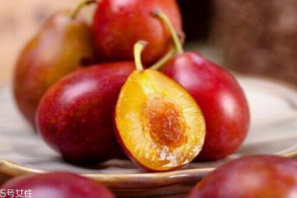 西梅吃多了會(huì)怎么樣 食用要適量 西梅吃多了會(huì)怎么樣 食用要適量