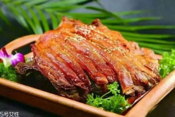 烤全羊價格多少錢 一只烤全羊大概多少錢 烤全羊價格多少錢 一只烤全羊大概多少錢