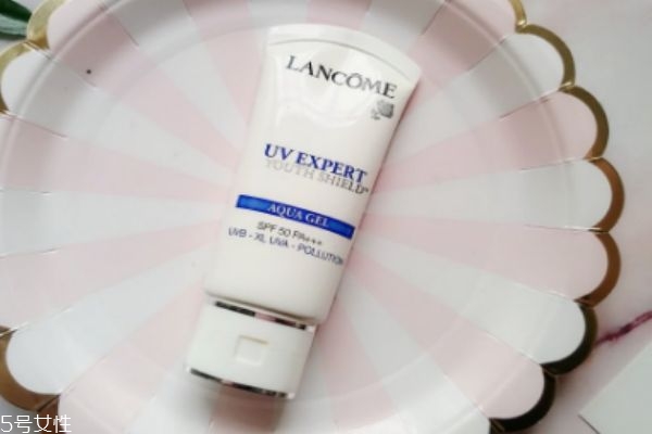 蘭蔻小白管防曬每次用量 一次用量5毛硬幣大小 蘭蔻小白管防曬每次用量 一次用量5毛硬幣大小