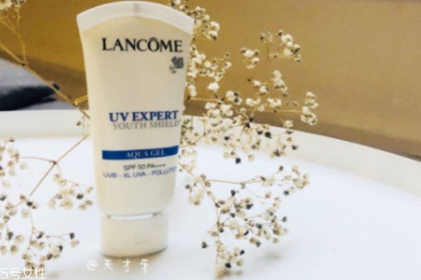 蘭蔻防曬霜有酒精成分嗎 是含有酒精成分的 蘭蔻防曬霜有酒精成分嗎 是含有酒精成分的