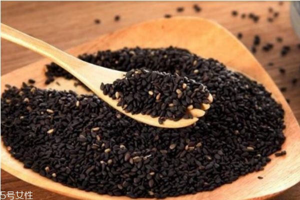 黑芝麻糊補(bǔ)腎嗎 黑芝麻怎么吃最補(bǔ)腎 黑芝麻糊補(bǔ)腎嗎 黑芝麻怎么吃最補(bǔ)腎
