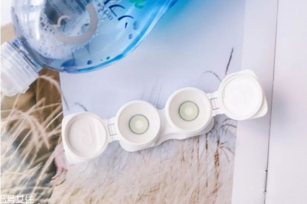 隱形眼鏡的危害 關(guān)于隱形眼鏡那些事兒 隱形眼鏡的危害 關(guān)于隱形眼鏡那些事兒