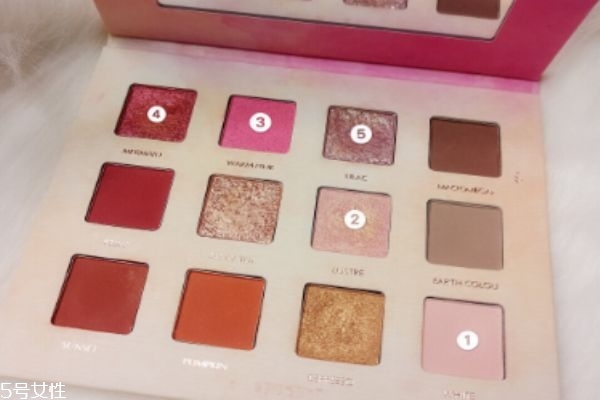 葵兒眼影盤搭配教程 葵兒眼影盤使用方法 葵兒眼影盤搭配教程 葵兒眼影盤使用方法