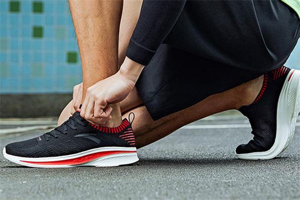 安踏氫跑鞋有多少氣泡 安踏氫跑鞋密度 安踏氫跑鞋有多少氣泡 安踏氫跑鞋密度