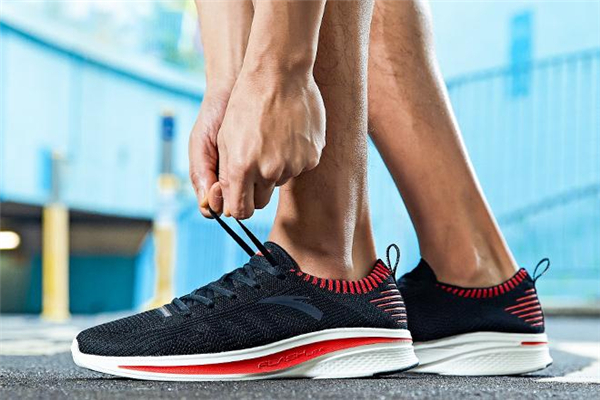 安踏氫跑鞋有多少氣泡 安踏氫跑鞋密度 安踏氫跑鞋有多少氣泡 安踏氫跑鞋密度