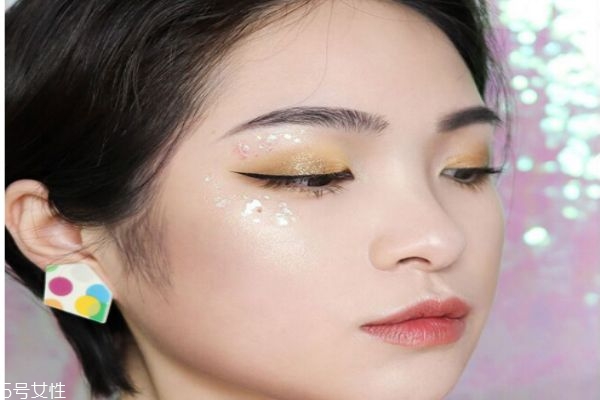 火烈鳥(niǎo)眼線液多少錢(qián) 火烈鳥(niǎo)眼線液價(jià)格