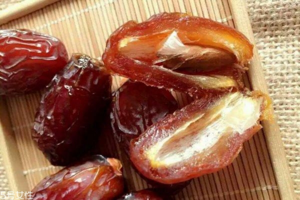 椰棗補血嗎 紅棗和椰棗哪個更補血 椰棗補血嗎 紅棗和椰棗哪個更補血