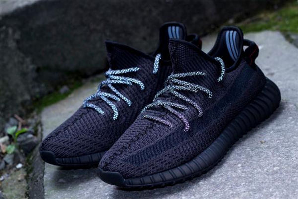 yeezy 350純黑側(cè)透貨量 椰子350black墮天使 yeezy 350純黑側(cè)透貨量 椰子350black墮天使