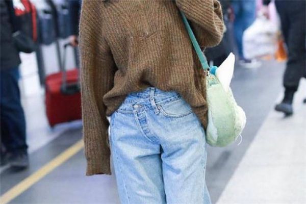 泫雅褲怎么搭配 跟著明星學穿搭 泫雅褲怎么搭配 跟著明星學穿搭