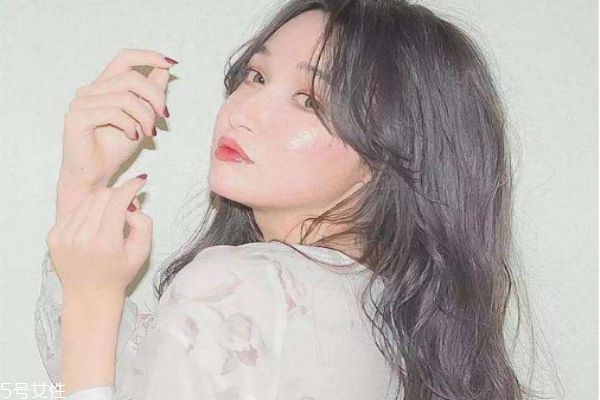 臉大圓適合什么發(fā)型 適合大臉女生的發(fā)型 臉大圓適合什么發(fā)型 適合大臉女生的發(fā)型