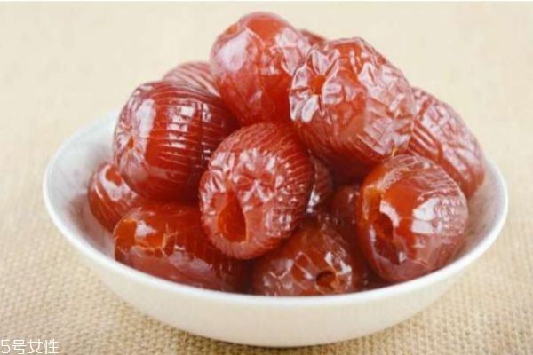 蜜棗和什么泡水喝好 蜜棗搭配它們泡水喝 蜜棗和什么泡水喝好 蜜棗搭配它們泡水喝