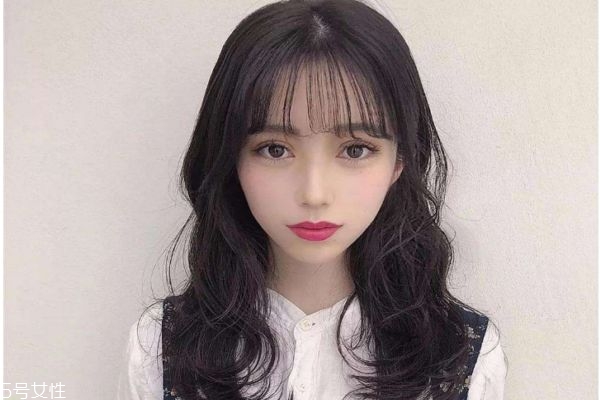 臉大圓適合什么發(fā)型 適合大臉女生的發(fā)型 臉大圓適合什么發(fā)型 適合大臉女生的發(fā)型