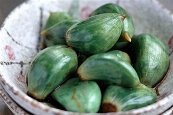 醋泡大蒜為什么會變綠 屬于正常現(xiàn)象