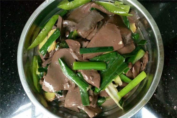 孕婦能吃豬血嗎 有助于補血 孕婦能吃豬血嗎 有助于補血