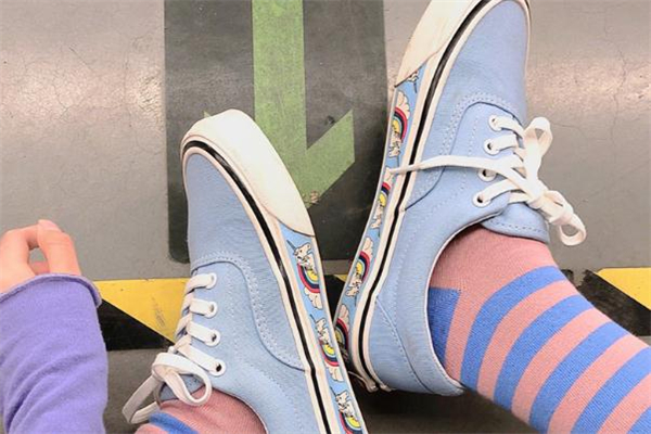 vans獨角獸真假鑒定 從這些細節(jié)對比 vans獨角獸真假鑒定 從這些細節(jié)對比