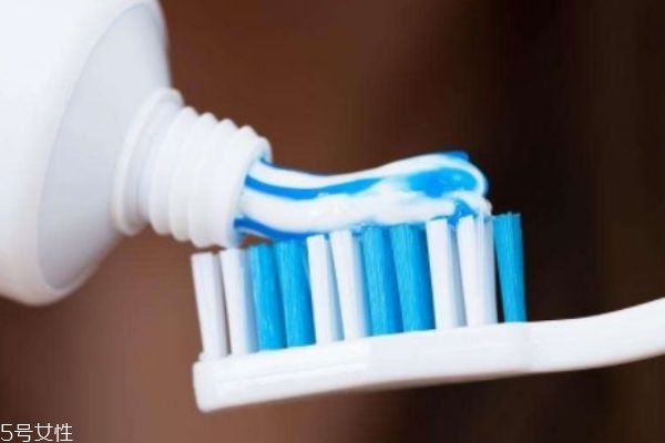 銀器發(fā)黑怎么洗白 8招教你洗白