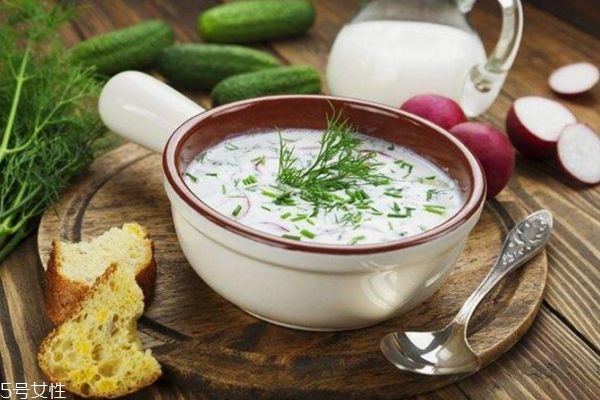 經(jīng)常喝湯對(duì)皮膚好嗎 經(jīng)常喝湯有什么好處 經(jīng)常喝湯對(duì)皮膚好嗎 經(jīng)常喝湯有什么好處