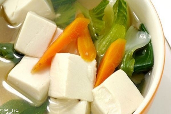 夏天喝什么最好 夏天喝什么湯滋補 夏天喝什么最好 夏天喝什么湯滋補