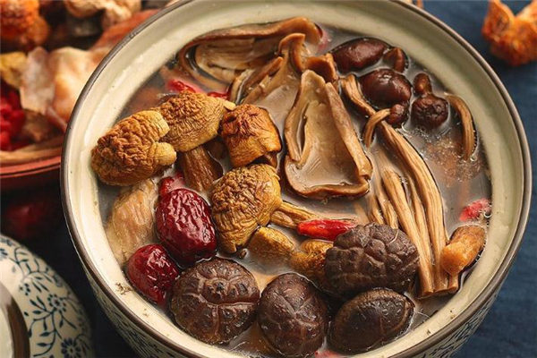 姬松茸可以和當歸一起燉嗎 營養(yǎng)價值很高 姬松茸可以和當歸一起燉嗎 營養(yǎng)價值很高