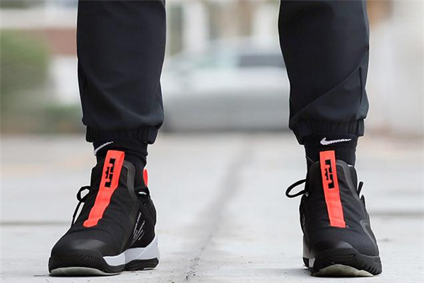 耐克使節(jié)11適合什么位置 使節(jié)11實戰(zhàn)測評