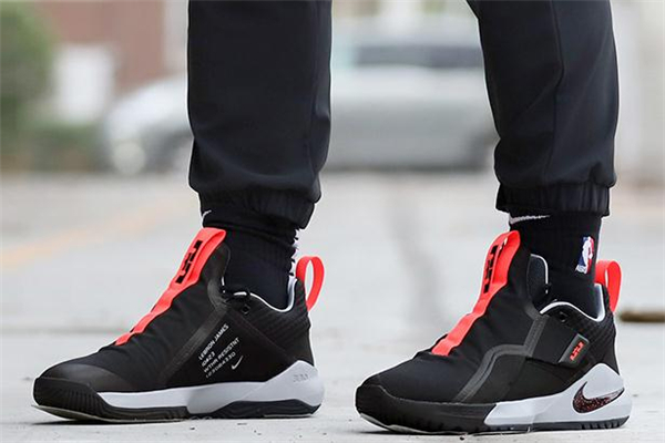 耐克使節(jié)11適合什么位置 使節(jié)11實戰(zhàn)測評