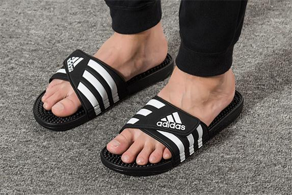 阿迪達斯拖鞋能沾水嗎 當心會發(fā)臭